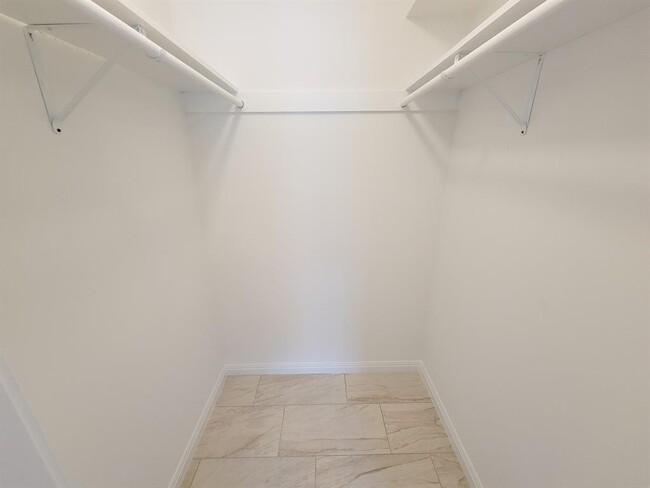 Building Photo - 3206 Lobit Dr