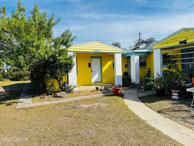 Building Photo - 391 S Halifax Dr