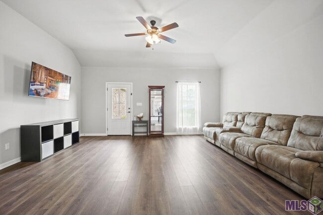 Building Photo - Home for Lease