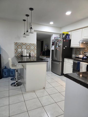 Building Photo - 810 Sandtree Dr