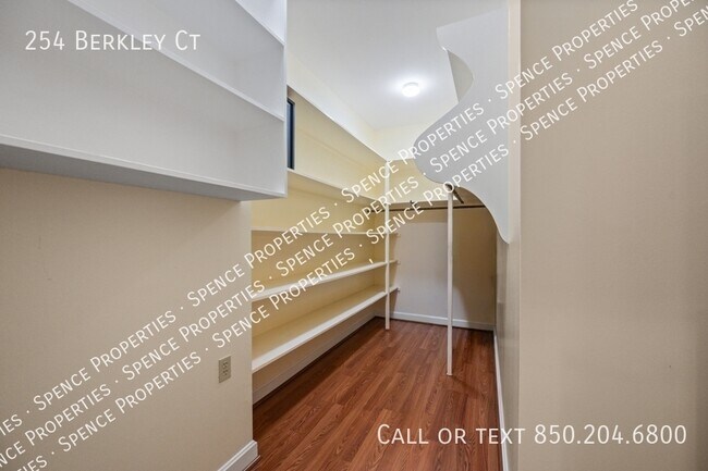 Building Photo - 254 Berkley Ct