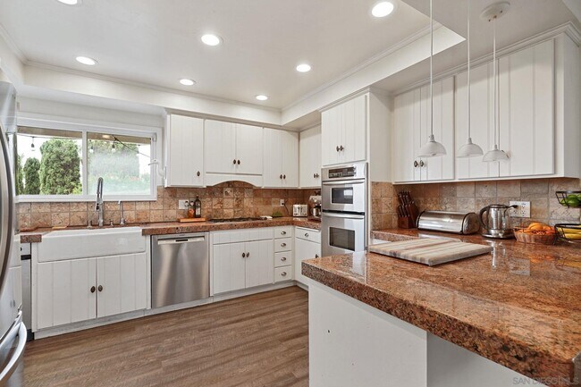 Building Photo - 14844 Rancho Real