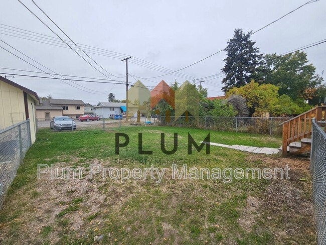 Building Photo - 1909 S 14th St W