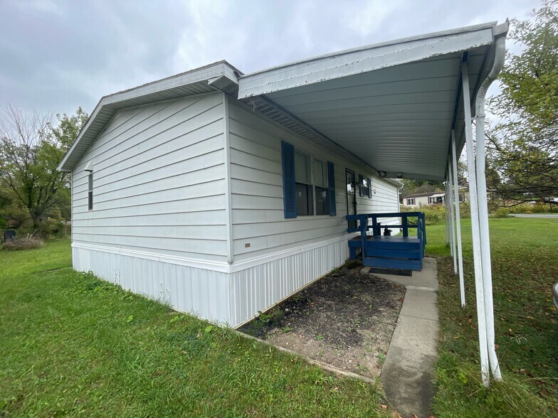 Building Photo - 107 Mary Ln