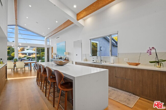 Building Photo - 30479 Morning View Dr