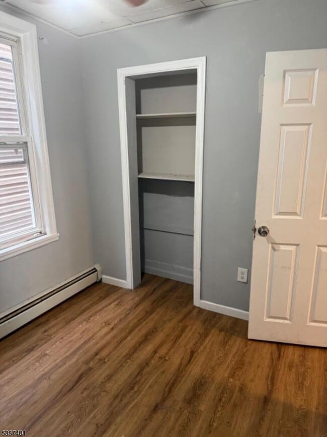 Building Photo - 85 Holsman St