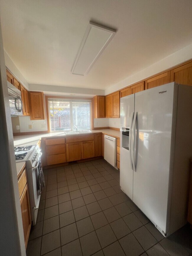 Building Photo - Great Single level Home!