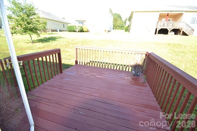 Building Photo - 1491 Mayfair Dr