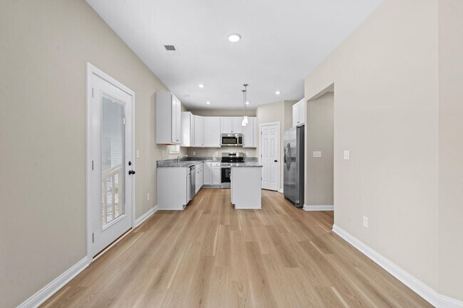 Building Photo - 112 Lambert Fld