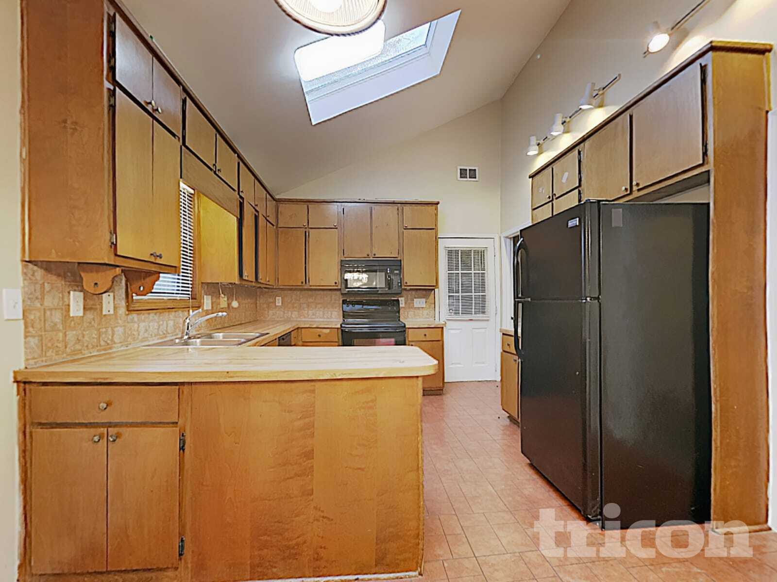 Building Photo - 3958 Cotswold Dr SW