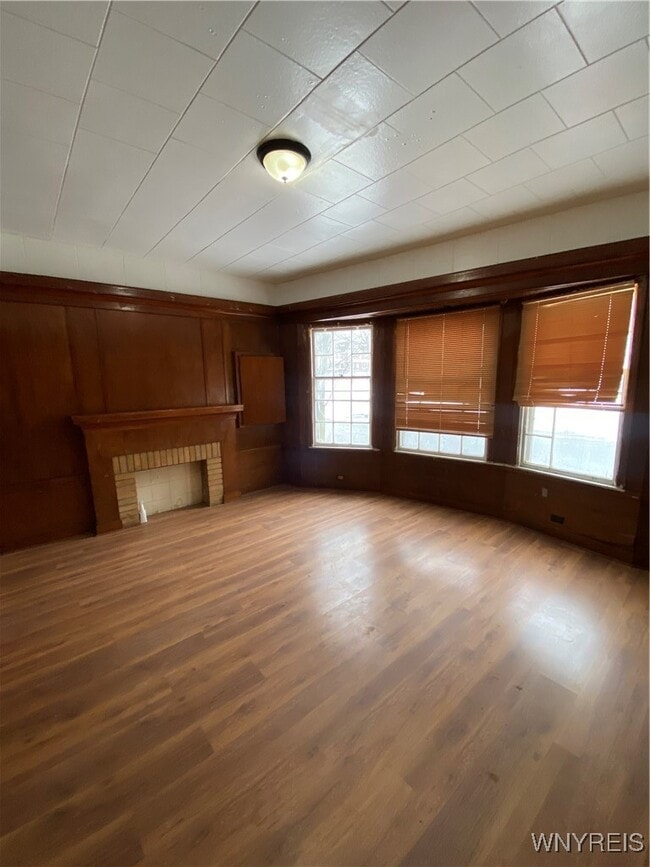 Building Photo - 235 High St