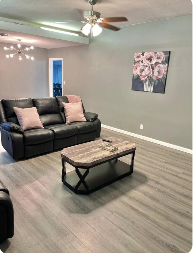 Building Photo - 1908 N 16th St