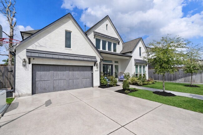 Building Photo - 6626 Saxet St