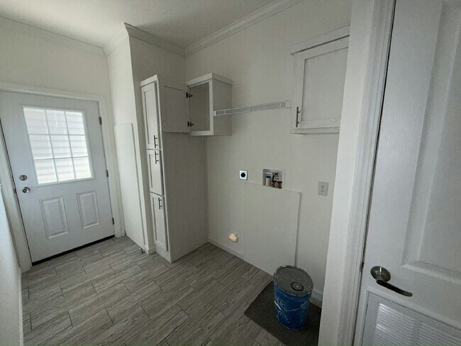 Building Photo - 3518 Campari Dr