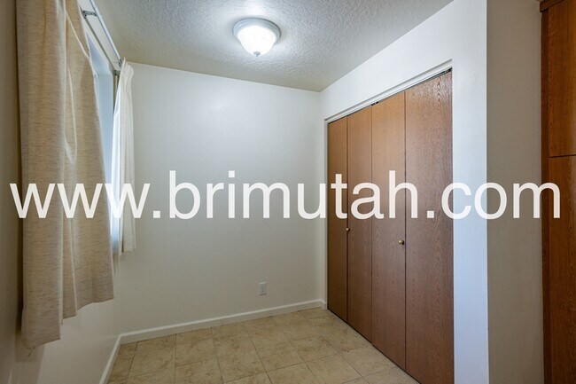 Building Photo - 4725 S 1300 E
