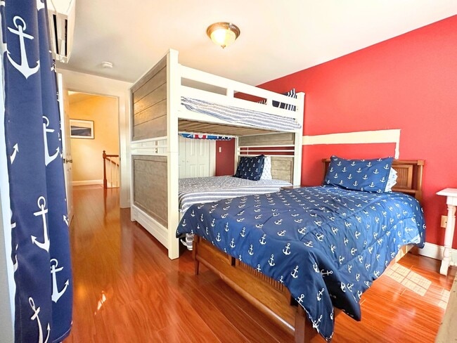 Building Photo - Winter Rental: Available Now-May 31