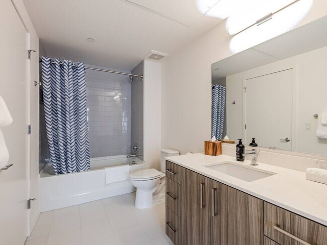 Building Photo - 1550 NW Naito Pkwy