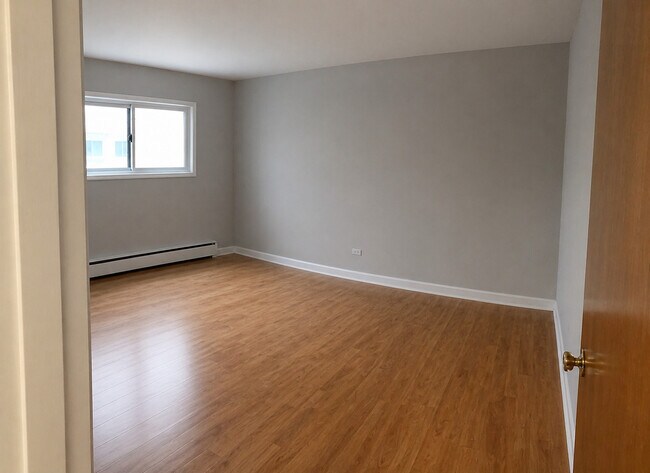 Building Photo - 214 S Oak Park Ave