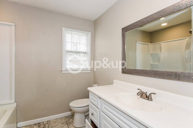 Building Photo - Fantastic 4bd/2.5ba home! Coming soon!