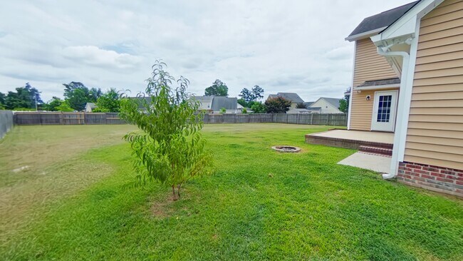 Building Photo - 622 Thorncliff Dr