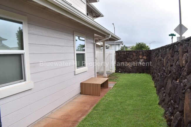 Building Photo - Waikele 4 bedroom, 3 bath home w/ enclosed garage