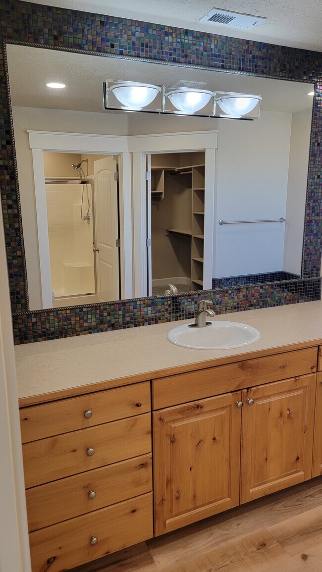 Building Photo - 3993 N Heritage View Ave