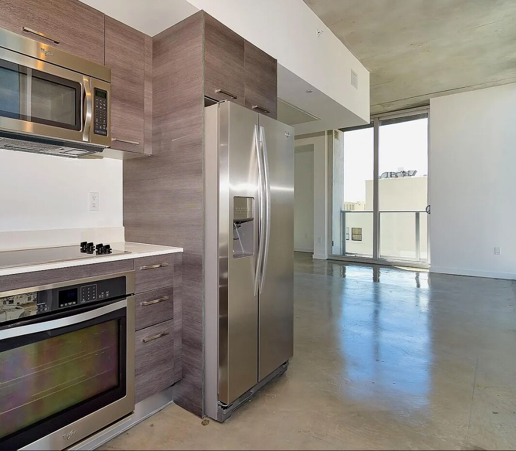 Building Photo - 151 SE 1st St