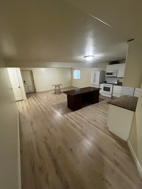 Building Photo - 739 S Rice Rd