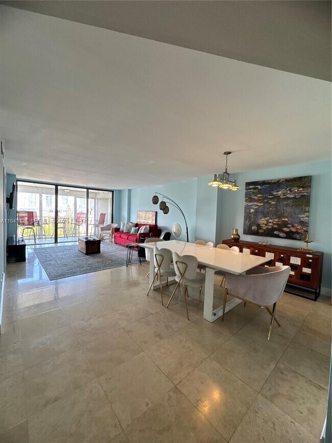 Building Photo - 3545 NE 166th St