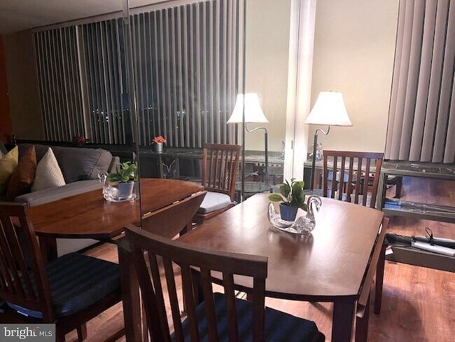 Building Photo - 1011 Arlington Blvd