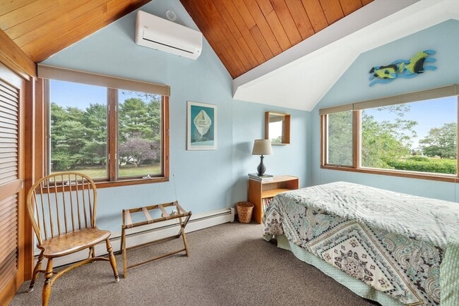 Building Photo - 540 River Rd