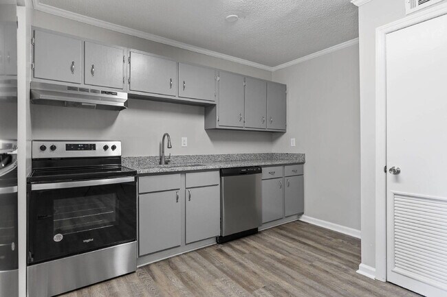 Building Photo - 105 P' Poole Ave #101: Red Bank 1Bed/1Bath Apartment w/ Laundry Units, Central AC, and Granite Co...
