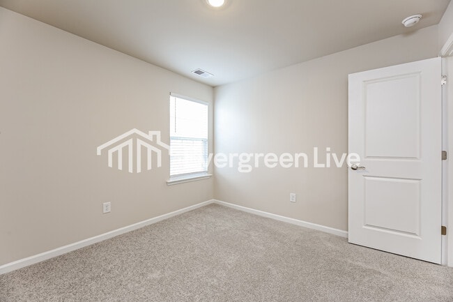 Building Photo - now