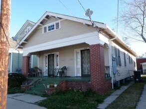 Building Photo - 4009-4011Iberv
