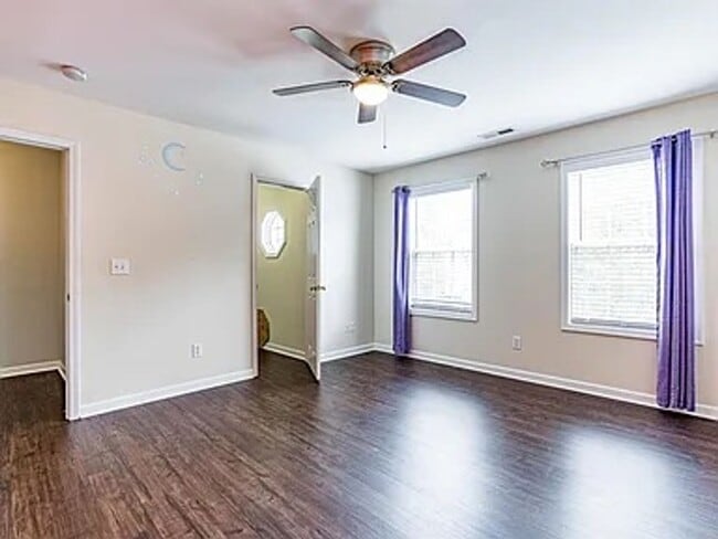 Building Photo - Stunning 3BD, 2.5BA Raleigh Home in the Prestigious Eagle Ridge Golf Community with Premier Ameni...