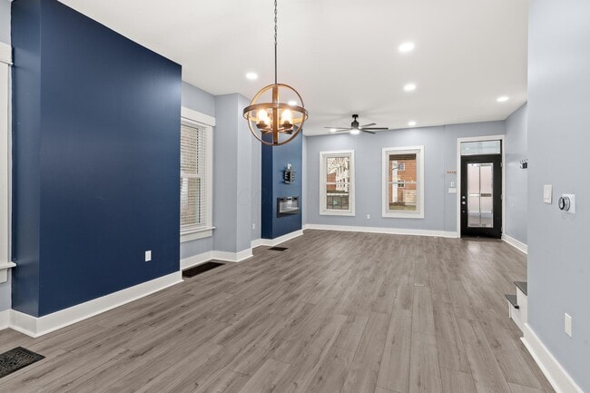 Building Photo - 640 Neil Ave