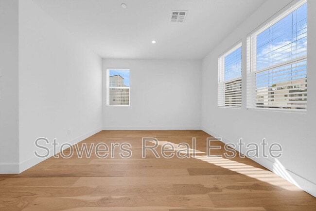 Building Photo - 3001 Ivory Ter