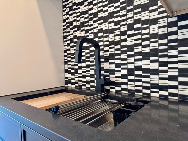 Building Photo - 1861 Zeta Way