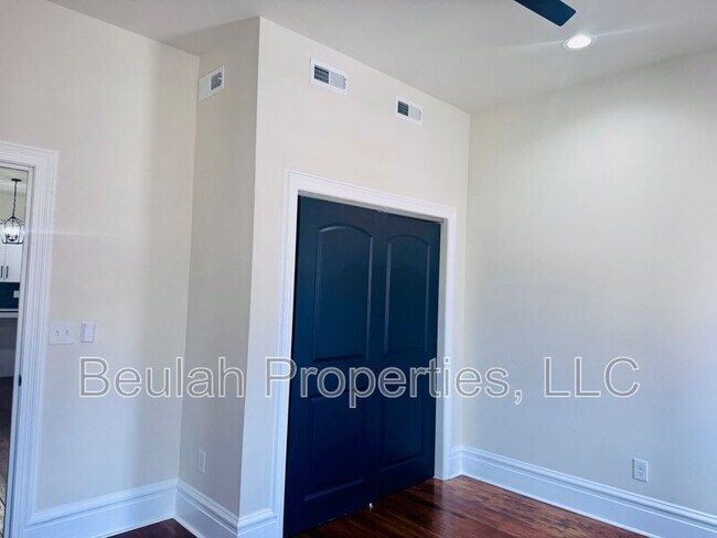 Building Photo - 1306 Sidney St