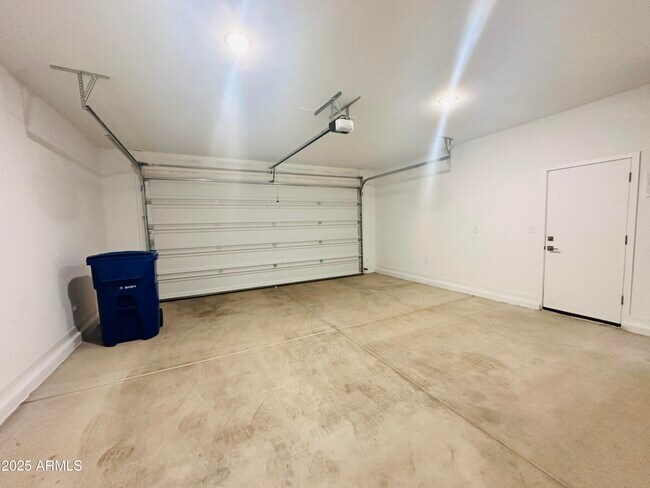 Building Photo - 7425 W Nicolet Ave