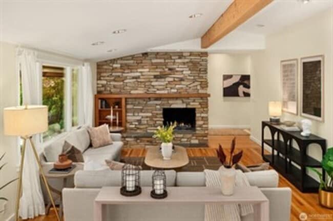 Building Photo - 4510 48th Ave NE