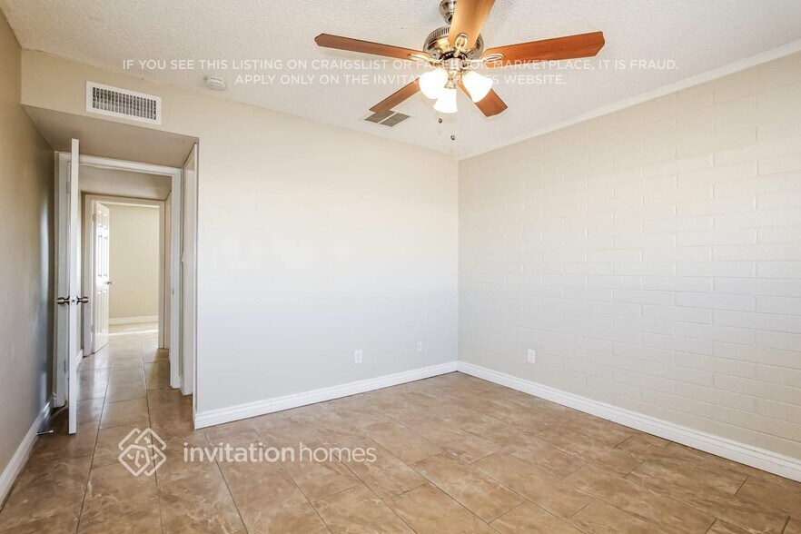 Building Photo - 3412 W Bluefield Ave