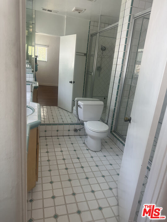Building Photo - 320 S McCarty Dr