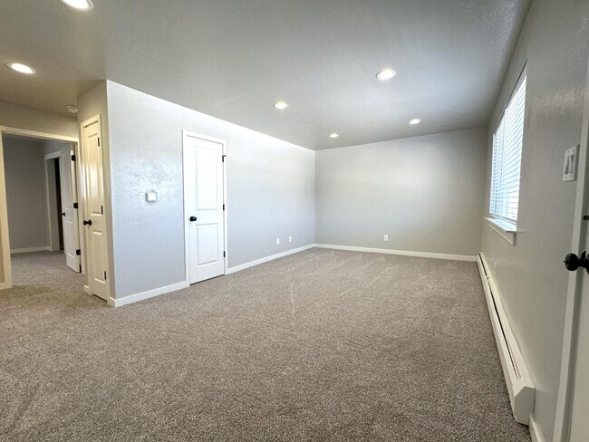 Building Photo - 3705 Quail St
