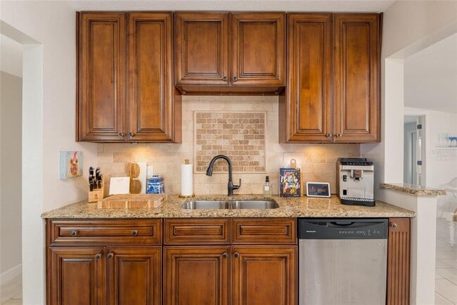 Building Photo - 2407 S Harold Ave