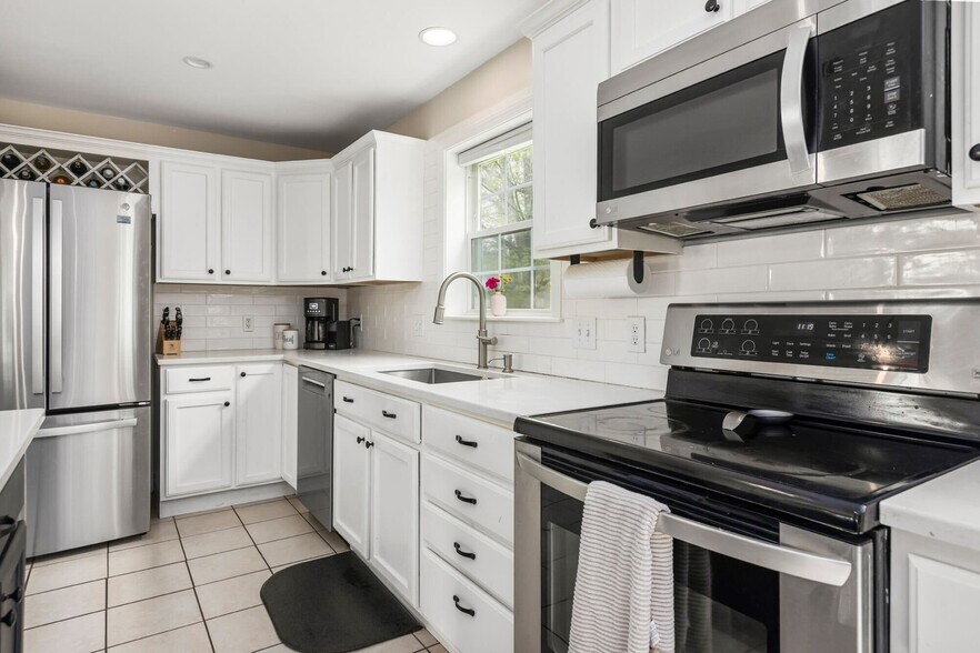 Building Photo - 90 Farragut St