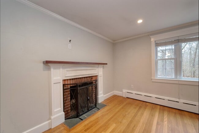 Building Photo - 314 Central St