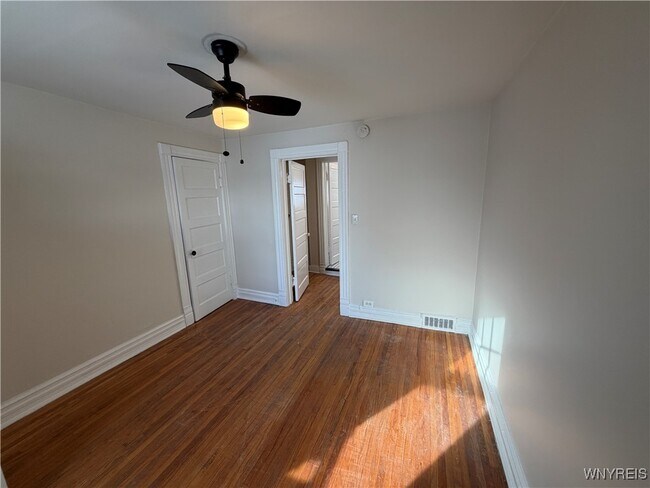 Building Photo - 180 Richmond Ave