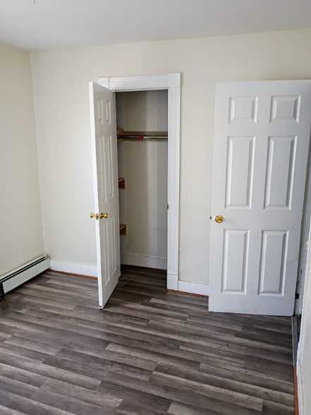 Building Photo - 28 Grant St