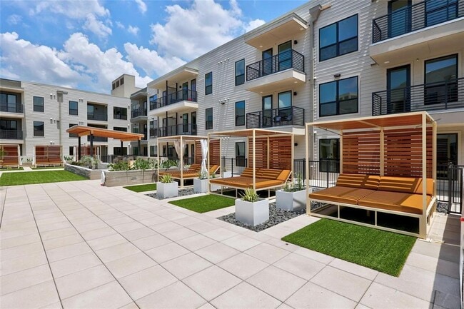 Building Photo - 1701 Simond Ave Ave